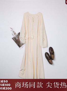 西町村屋复古刺绣长袖连衣裙女装秋季新款法式长款裙子XH9C10099