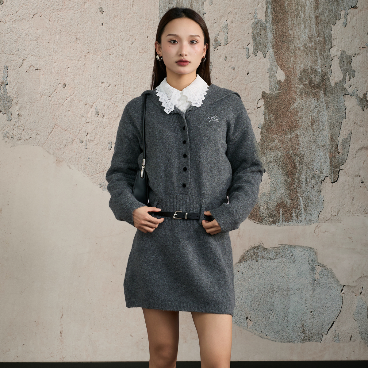 西町村屋学院感针织裙女装2025冬季新款翻领针织连衣裙XAAD10660