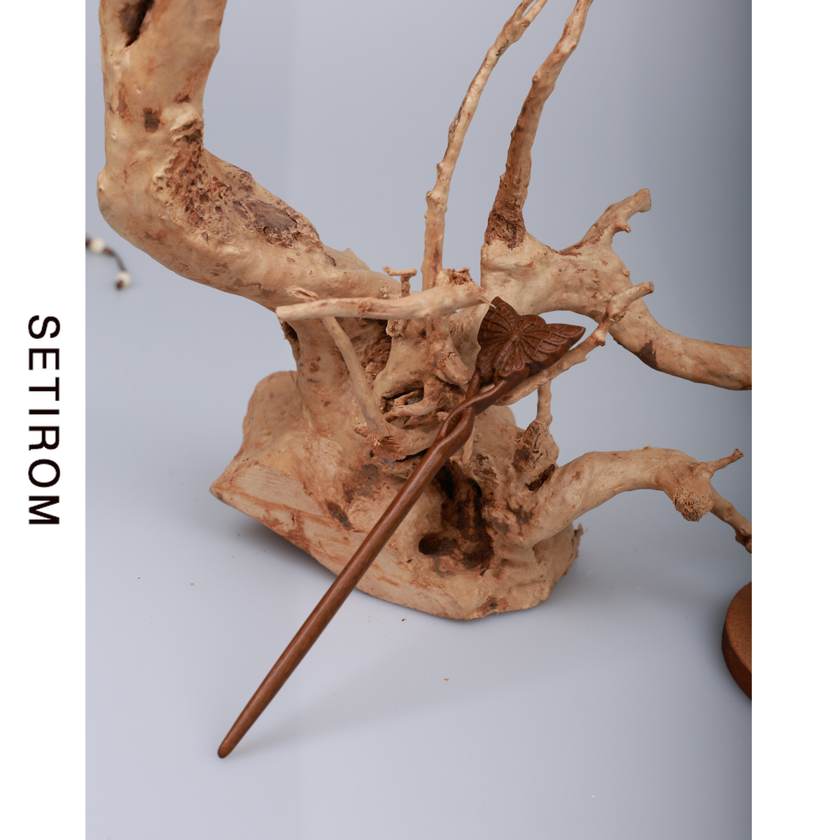 西町村屋蝴蝶精雕檀木发簪法式