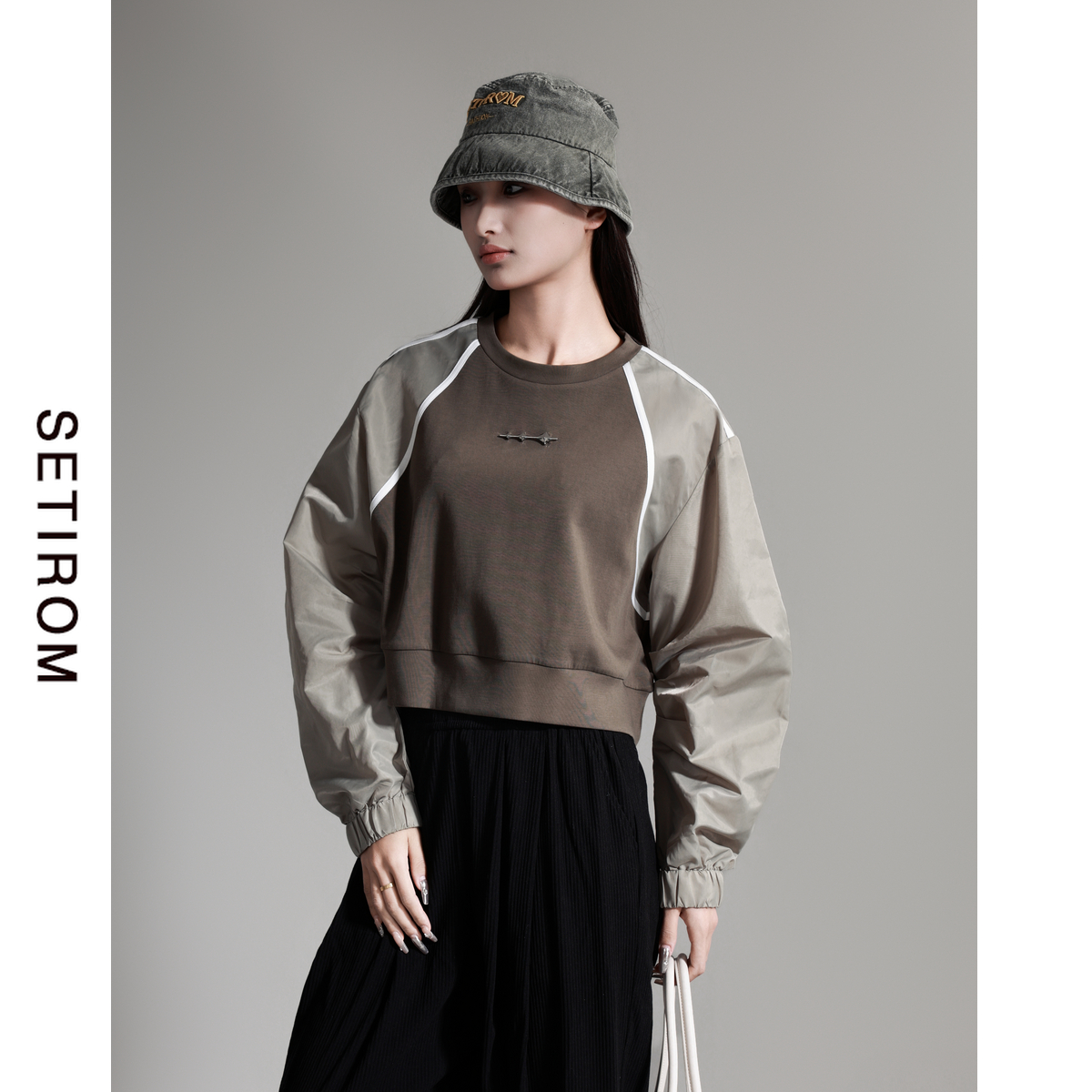 西町村屋轻潮拼接袖卫衣女装春季新款休闲百搭套头上衣AA9108004