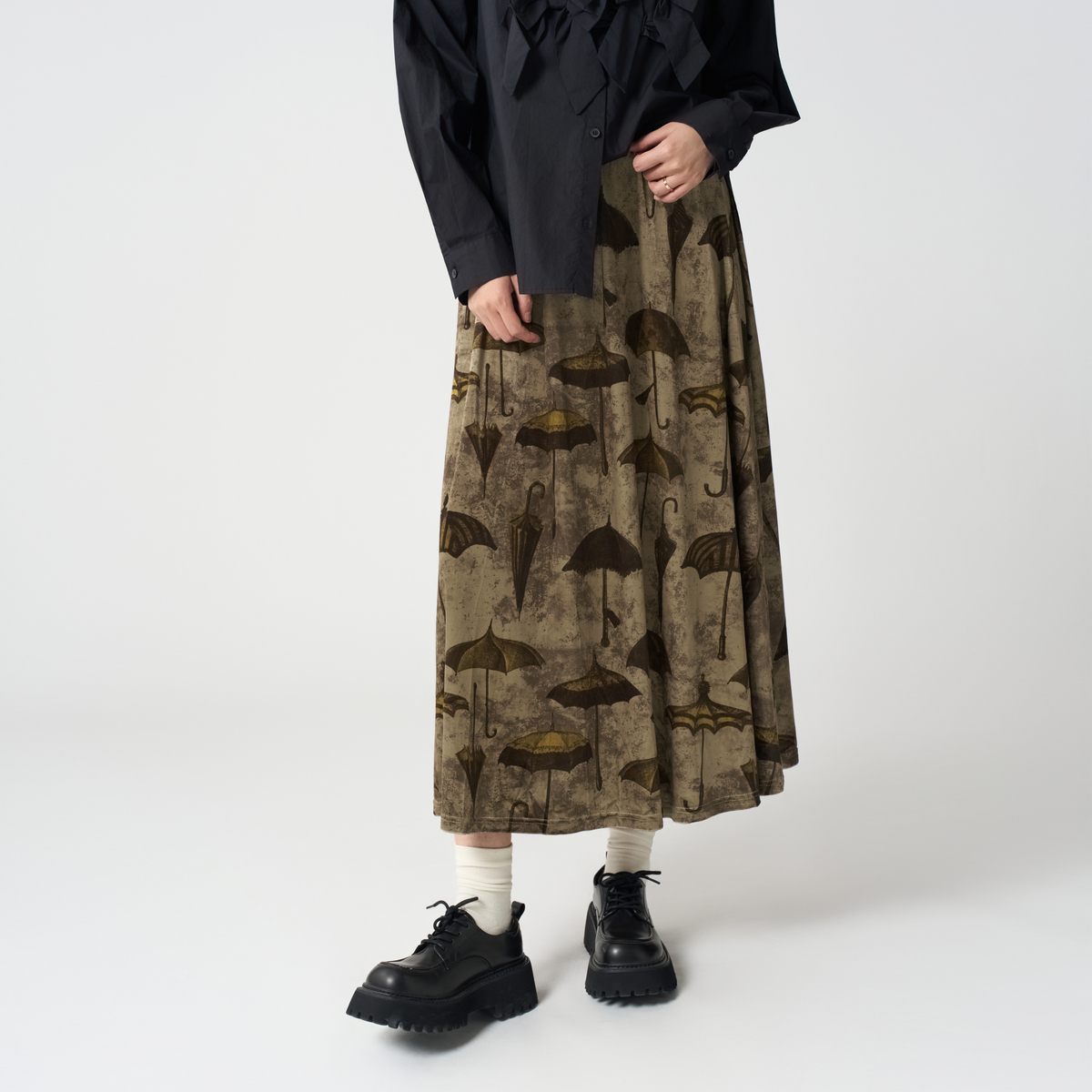 西町村屋复古半身裙女装秋季新款法式浪漫丝绒长款摆裙AC8412014