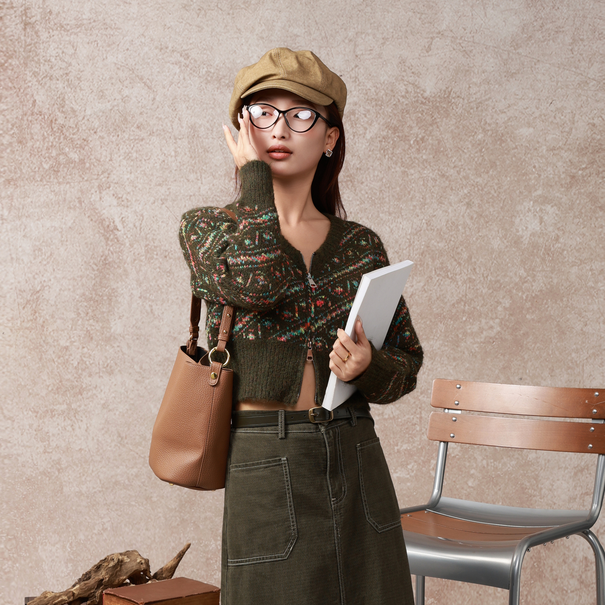 西町村屋彩条拉链短款针织开衫女