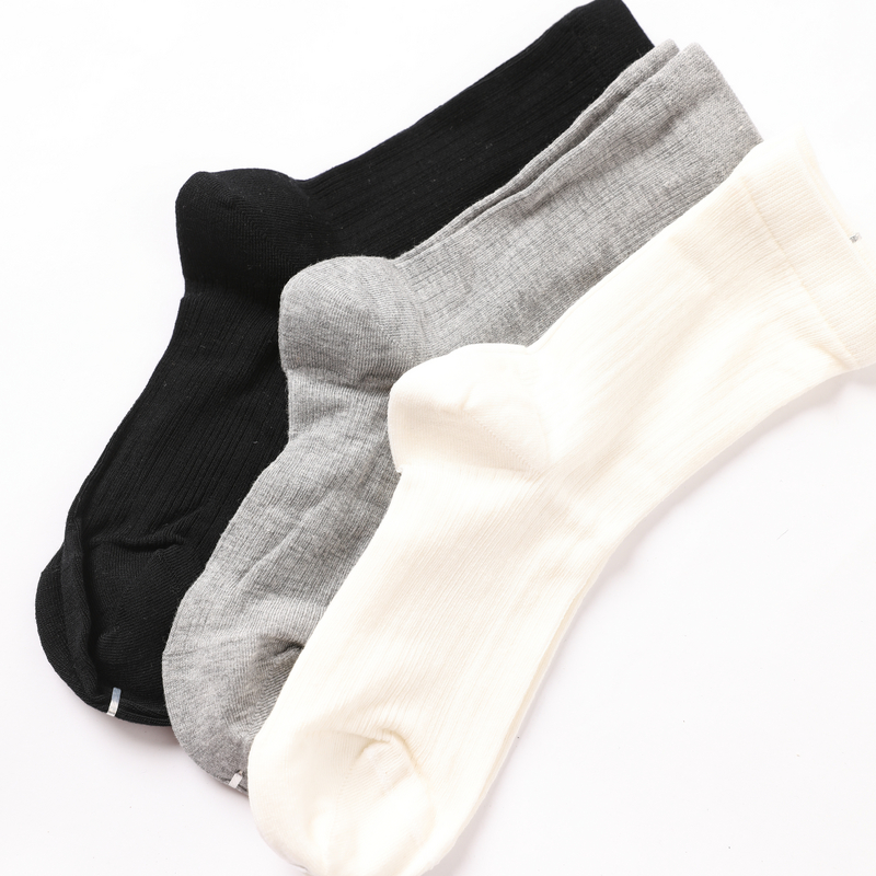 西町村屋简约纯色堆堆袜女