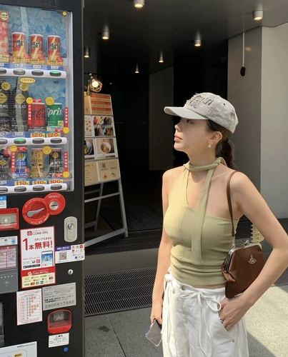 A240425711 Южнокорейский купленный нишевый бренд Диагональные высокие бомбы могут подвесить шею.