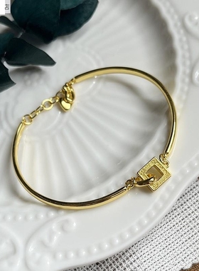 法式温柔环环相扣手链女生日小众设计感甜美简约相扣闺蜜礼物百搭