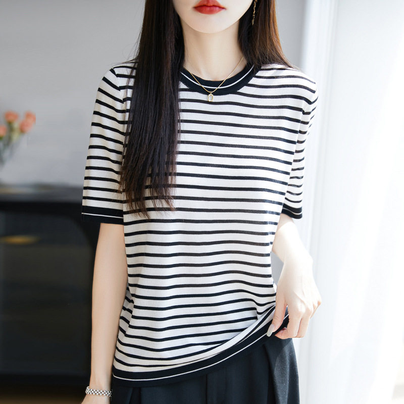 休闲条纹短袖T恤女夏季2026新款打底衫洋气大码女装冰丝针织上衣