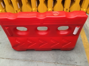 新款全新料三孔水马隔离墩 防撞桶 塑料水马 市政围档交通设施