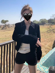 温婉同款黑色铆钉丝绒外套女设计感小众宽松显瘦重工长袖夹克上衣