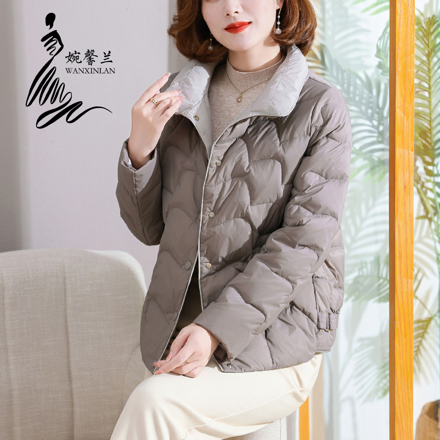 妈妈冬装羽绒服短款中老年女装