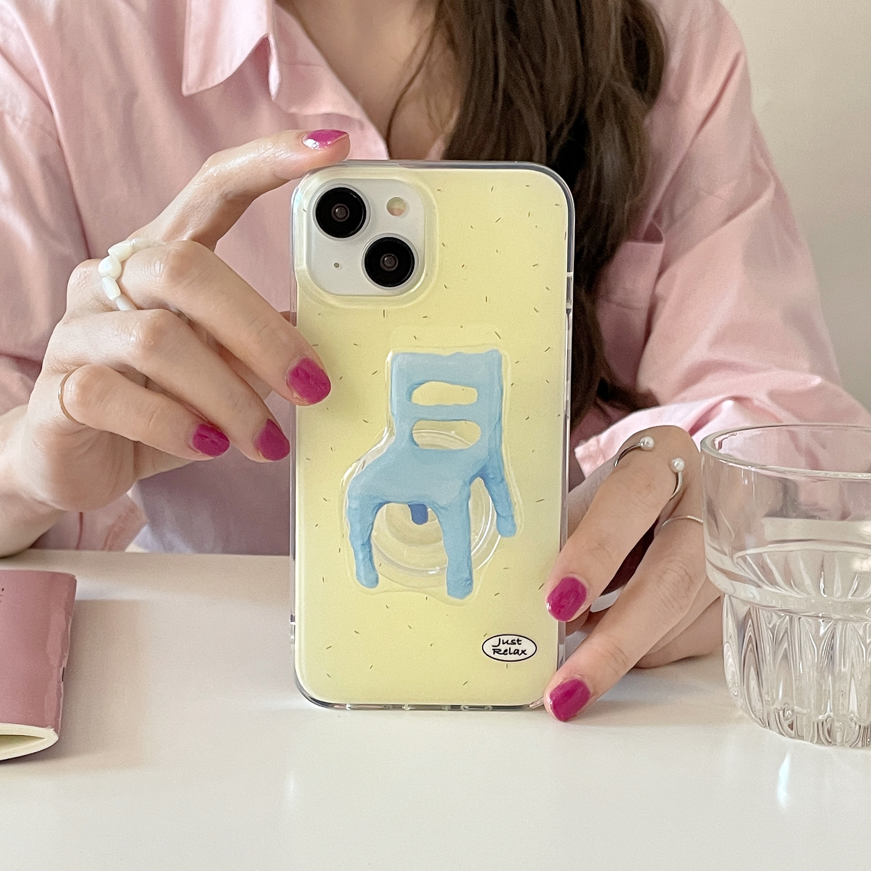 迪丽热巴同款奶油黄泼墨凳子支架适用苹果14手机壳iPhone13promax新款12防摔15pro硅胶11女14pro个性创意软