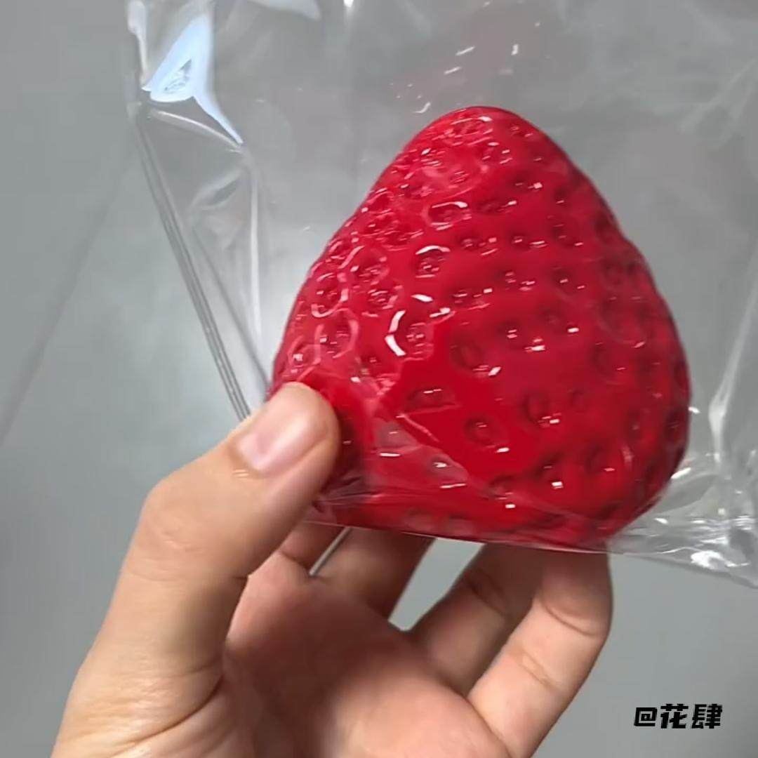 仿真大草莓捏捏乐玩具发泄手感解压一颗大雪顶草莓仿硅胶实心软烂,玩具/童车/益智/积木/模型,捏捏乐/按按乐,淘宝优惠券,粉丝福利购,淘宝优惠卷