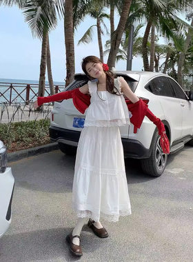 云南草原旅游穿搭白色两件套裙子
