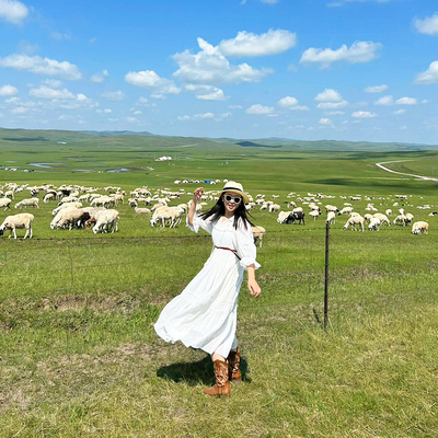 新疆草原川西旅游穿搭白色连衣裙