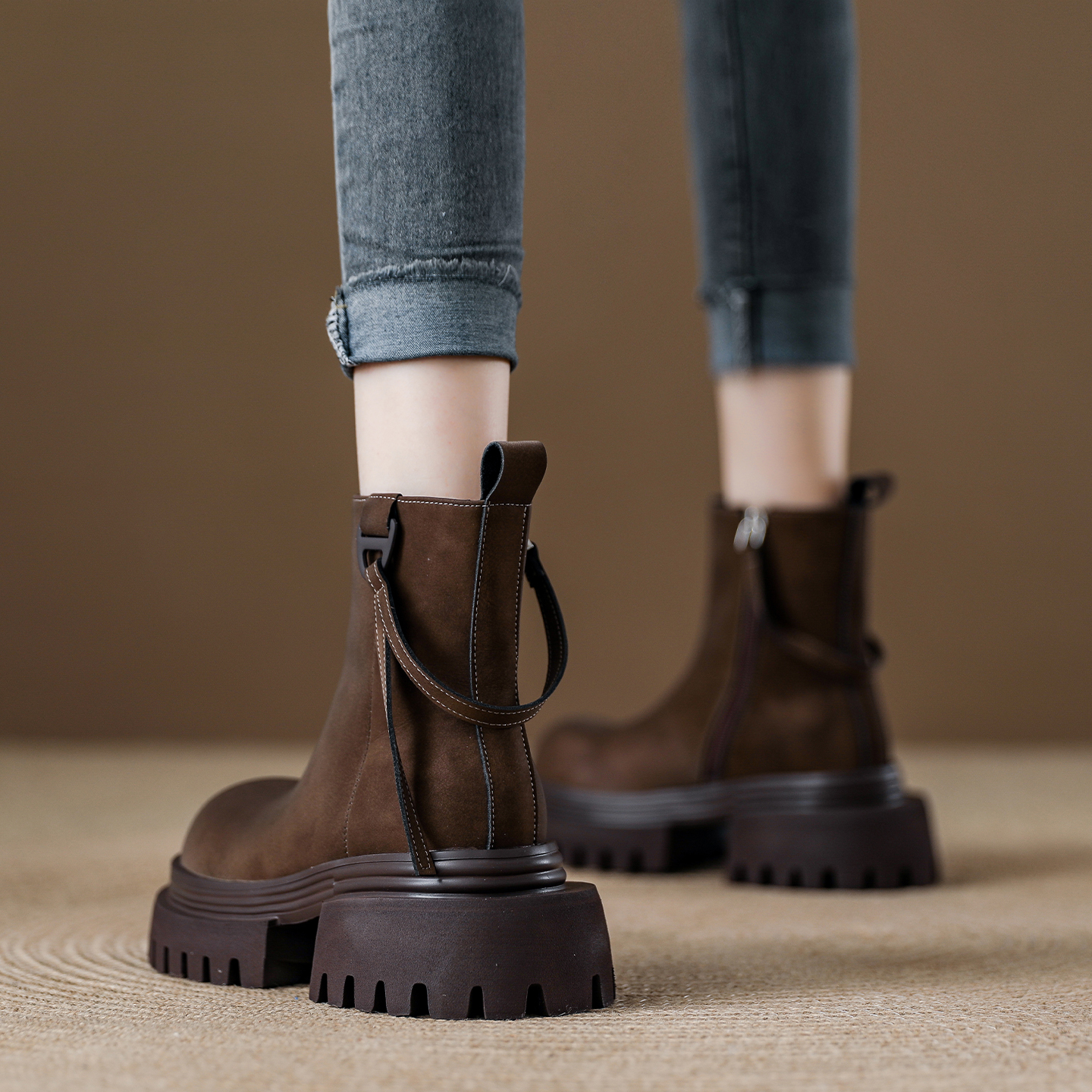 欧洲站超火流行复古显瘦马丁靴女