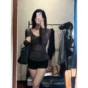 修身辣妹薄款微透长袖针织衫女早秋新款设计感V领T恤百搭叠穿上衣