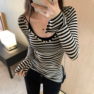 设计感条纹修身大v领纽扣装饰薄款长袖T恤女初秋新款防晒罩打底衫