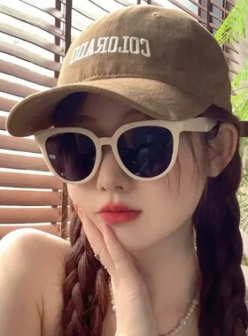 简约白色显脸小防紫外线太阳镜