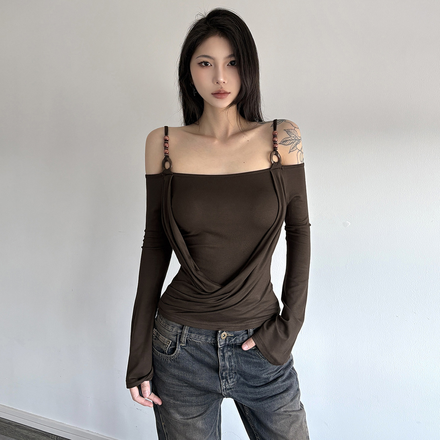 IAEY美式复古辣妹串珠吊带一字肩长袖T恤褶皱收腰气质露肩上衣秋