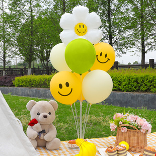 新品网红c野餐春游气球装饰太阳花桌飘儿童户外生日拍照道具场景