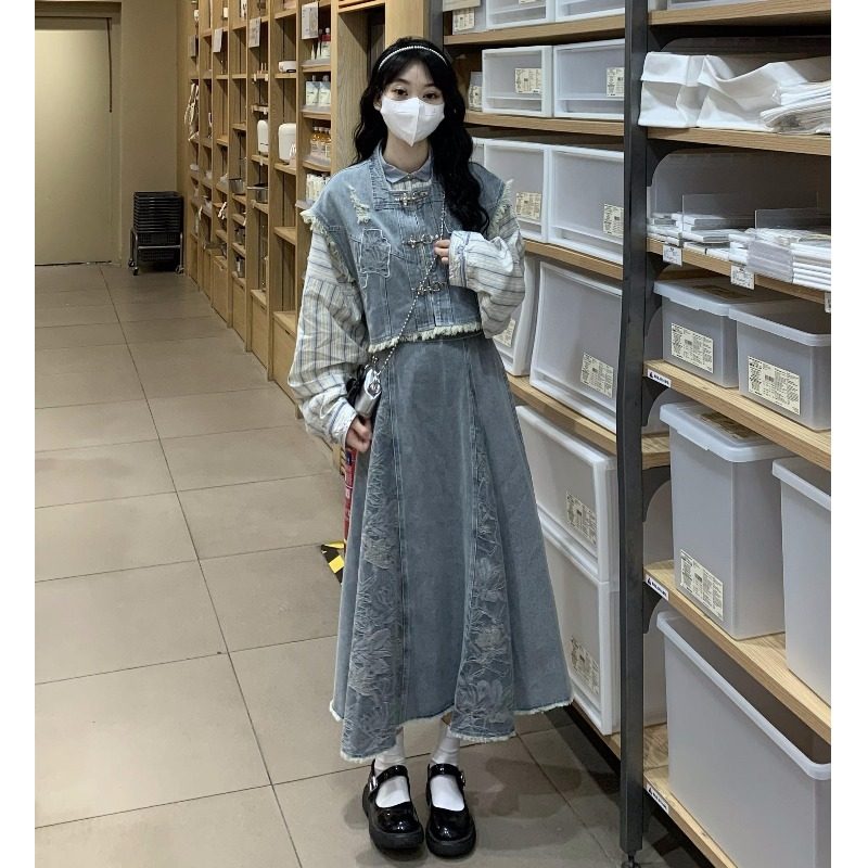 新品大码女装2024春款汉元素牛仔套装刺K绣半身裙马甲内搭衬衫三图片