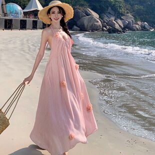 2025夏粉色花朵度假风挂脖连衣裙清新温柔甜美仙女沙滩裙森女