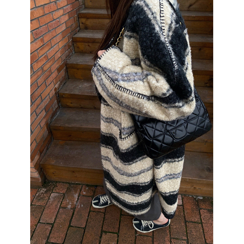 KOREAN VERSION RETRO STRIPED THICKENED WARM LONG-SLEEVED SWEATER JACKET WOMENS WINTER LOOSE SLIM LONG CARDIGAN TOP TIDE