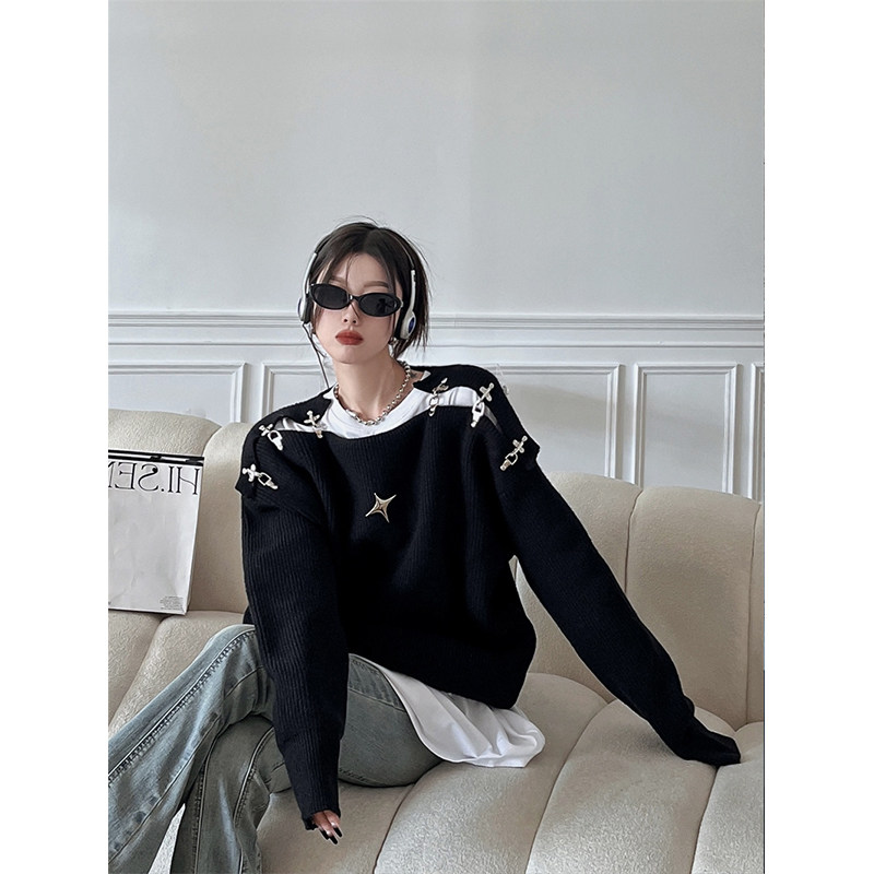 FASHIONABLE DESIGN: AIRPLANE BUCKLE OFF-THE-SHOULDER LONG-SLEEVED KNITTED SWEATER WOMENS AUTUMN AND WINTER LOOSE AND THIN TEMPERAMENT AGE-REDUCING TOPS TIDE