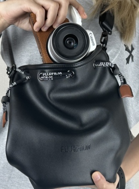 佳能富士索尼XM5相机包XT5XS20XT30XE5真皮内胆包R50A7C2R6羊皮袋