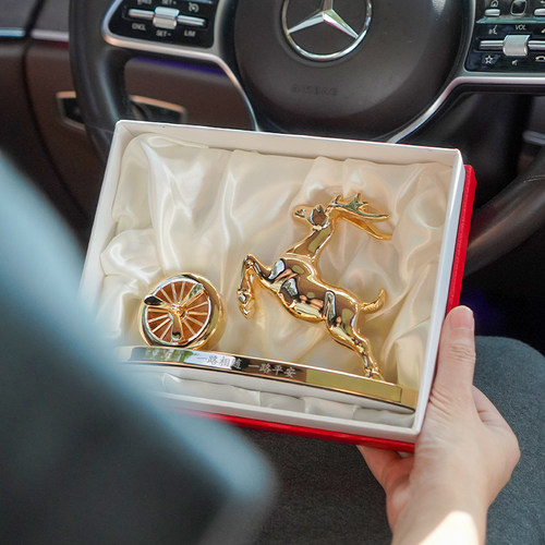 【官方爆品】一鹿平安汽车摆件