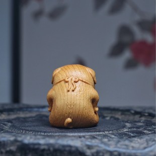 2026崖柏木雕傲娇狗手把件木质雕刻十二生肖狗把玩件动物小狗摆件
