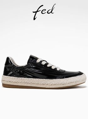 fed软底休闲鞋春季新款女鞋平底德训鞋黑色漆皮板鞋女S0218-YA713
