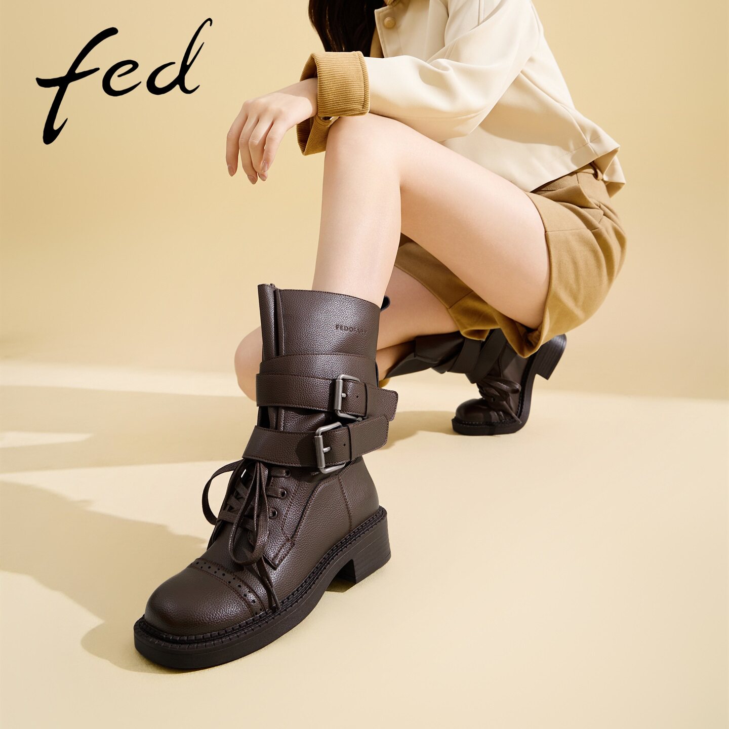 fed复古雕花双搭扣马丁靴女
