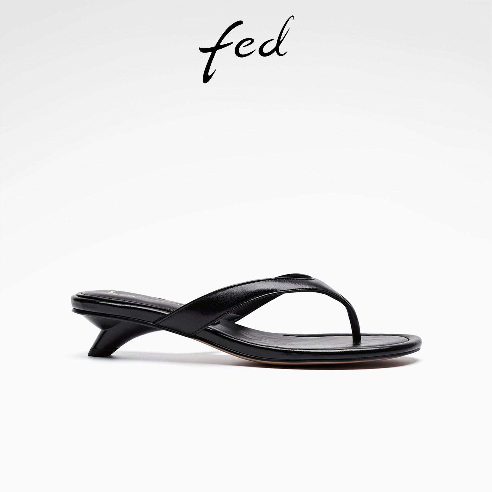 fed黑色真皮人字拖夏季新款女鞋外穿猫跟夹脚透气凉拖鞋女款ZF567