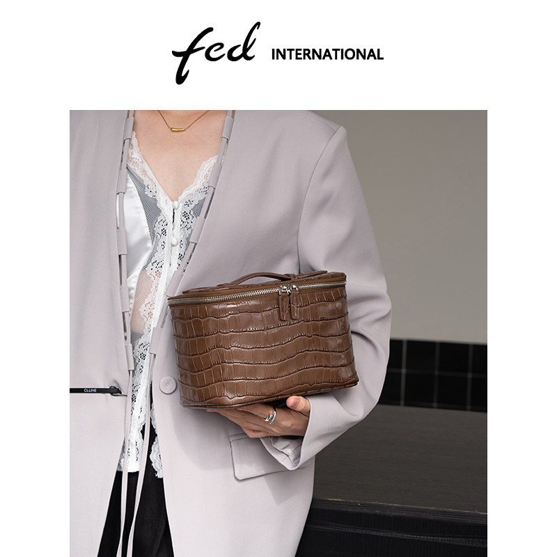 fed鳄鱼纹化妆包大容量牛皮收纳洗漱包真皮补妆包手拎包BFA95