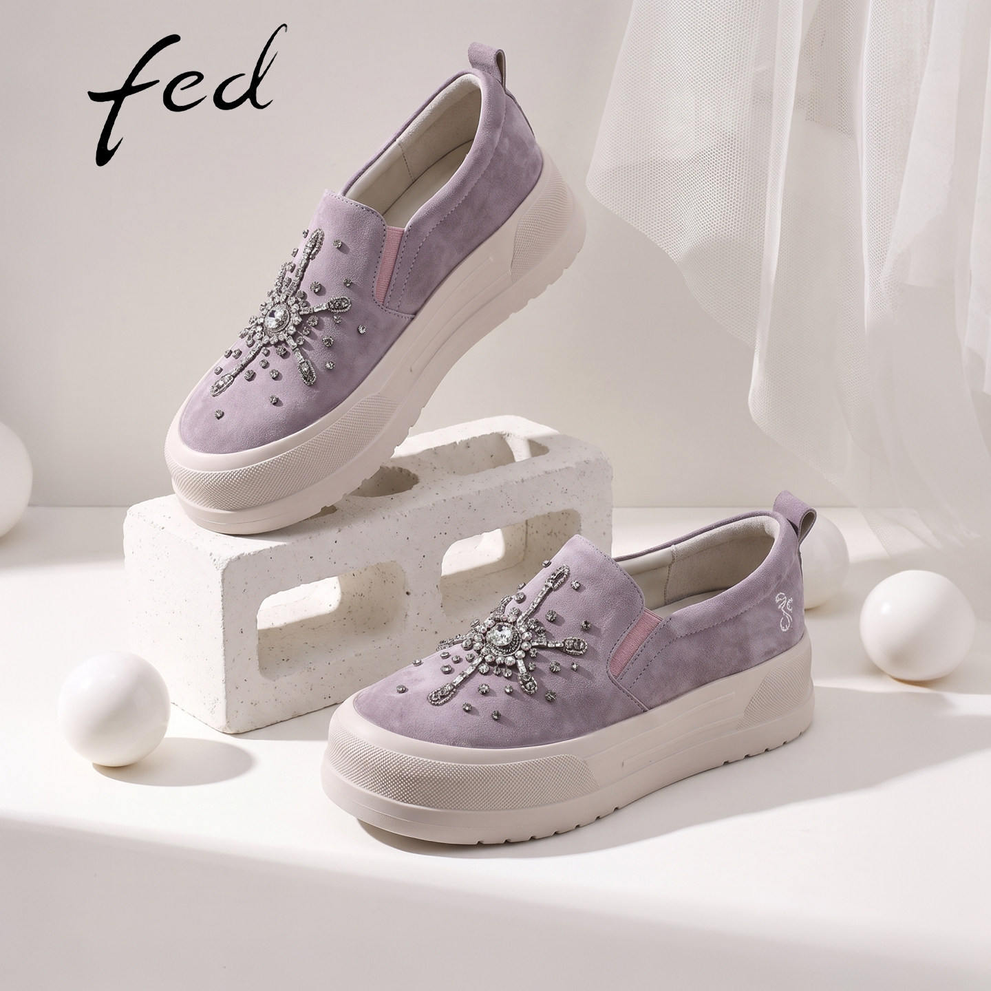 fed女款厚底增高水钻绒面板鞋
