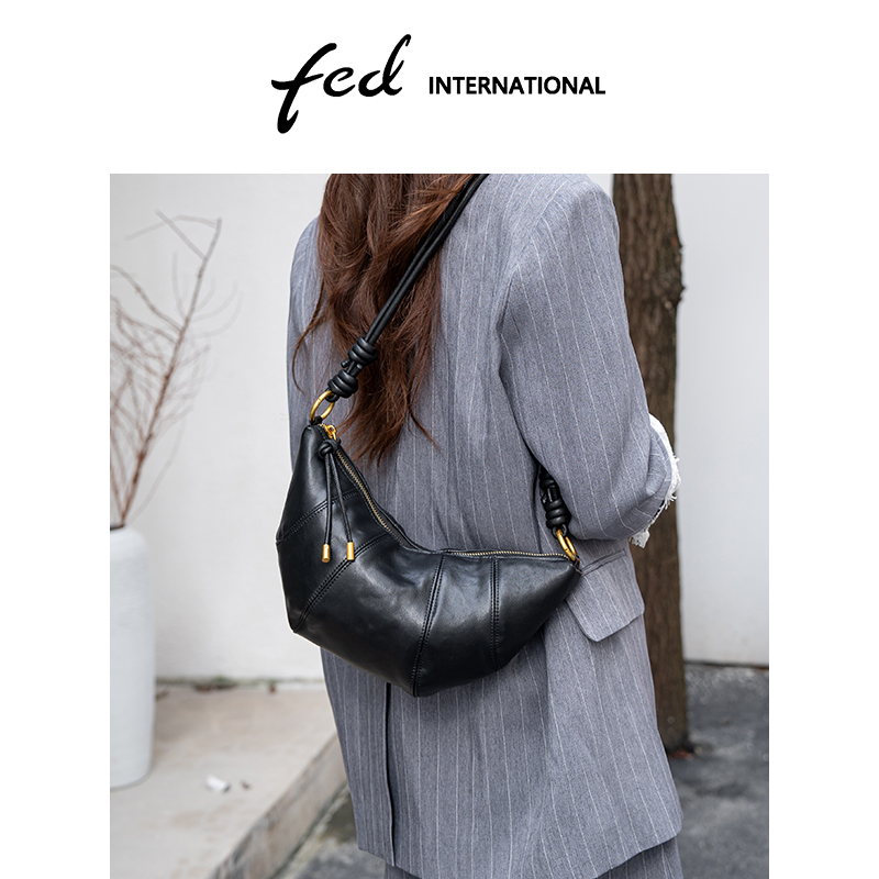 fed植鞣皮头层牛皮大容量真皮女包单肩包斜挎包牛角包女包BFA9428