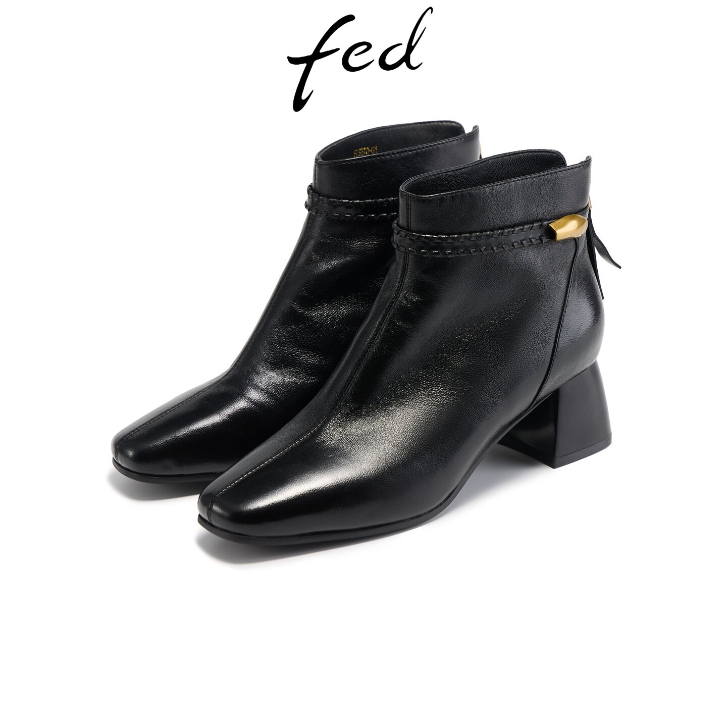 fed黑色真皮短靴女方头粗跟