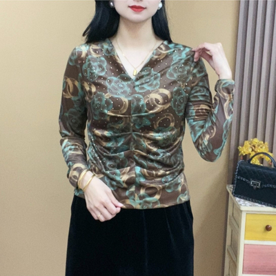 洋气印花烫钻显瘦内搭V领小衫