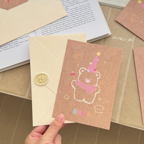 原创粉围巾小熊贺卡ins可爱棕色系礼品卡节日手写祝福语留言卡片