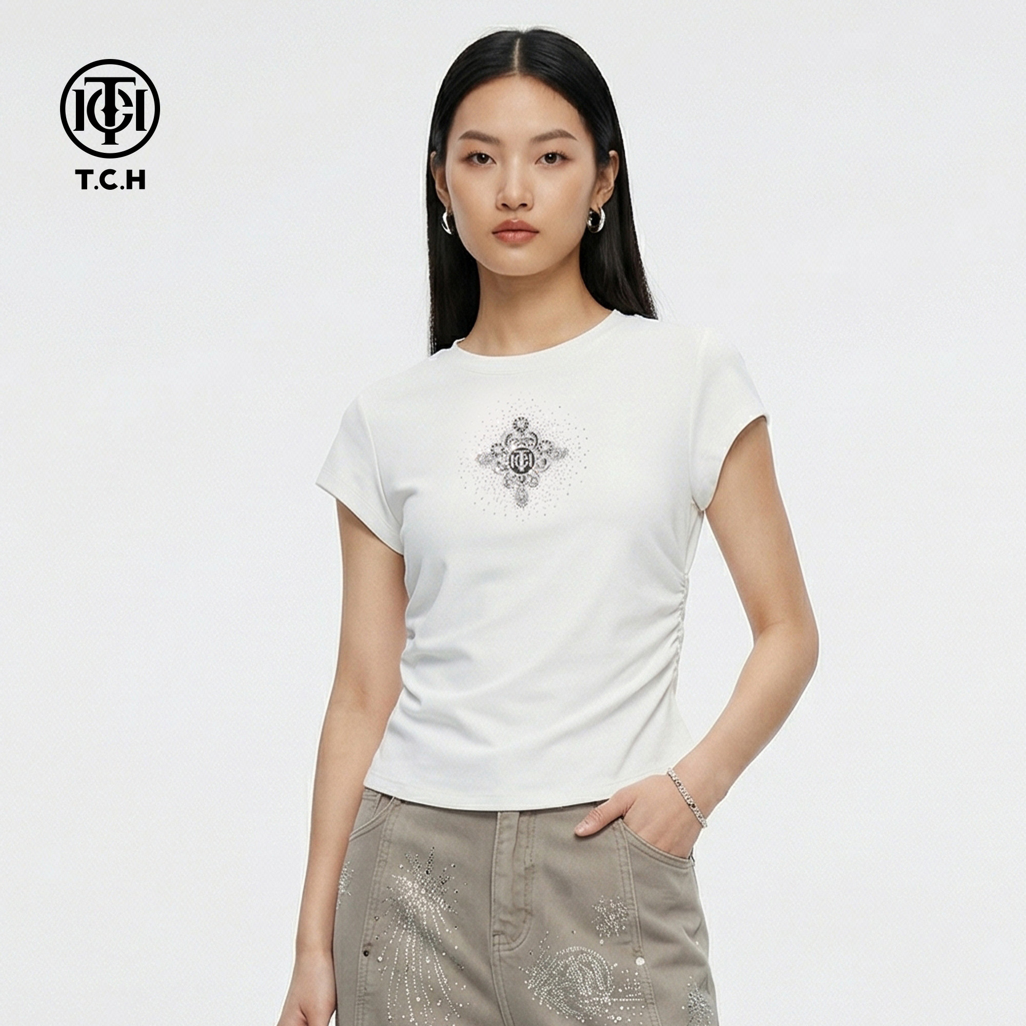 TCH轻奢潮牌白色烫钻短袖T恤女装夏季辣妹风修身收腰褶皱短款上衣图片
