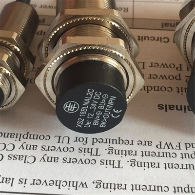 扶手带传感器测速开关梯级缺失光电感应器电梯配件XS230BLNAL2C
