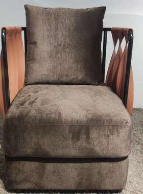 顺镱金属马鞍皮设计师高端别墅单人休闲沙发椅轻奢小户沙发89132