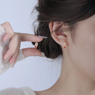 玫瑰金钉子耳环女2025新款爆款独特轻奢小众耳扣通勤简约高级耳饰