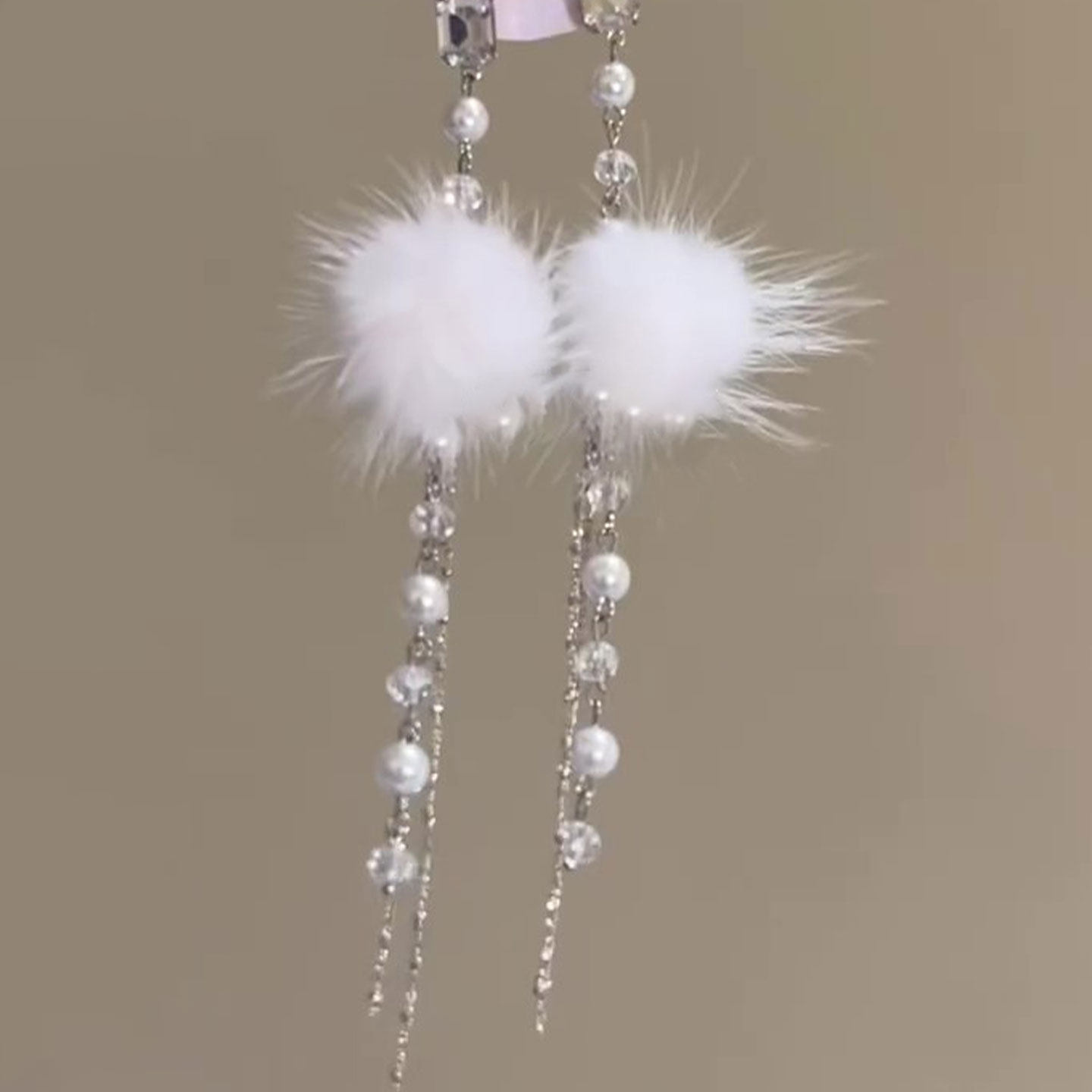 白色毛绒珍珠仿流苏长款耳钉女款轻奢小众高颜值秋冬耳环绝美耳饰,饰品/流行首饰/时尚饰品新,耳环,淘宝优惠券,粉丝福利购,淘宝优惠卷