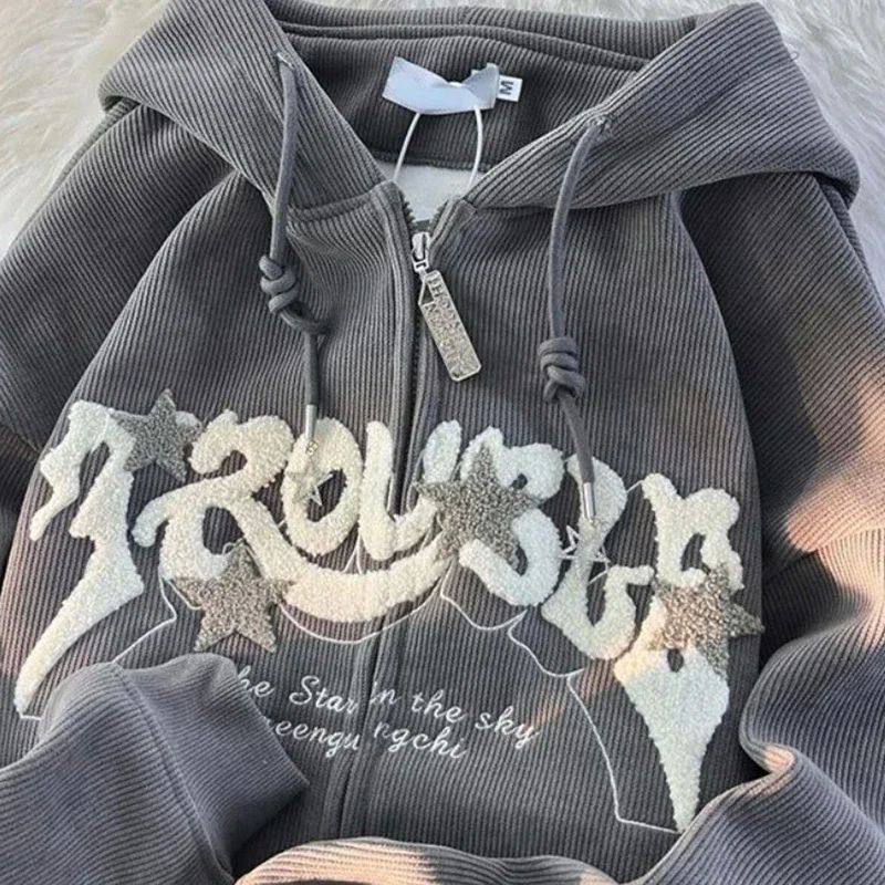 Retro long sleeved zipper hooded sweatshirt 长袖拉链连帽卫衣