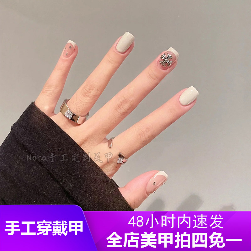 5年美甲师手工穿戴美甲克罗心