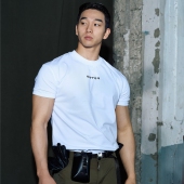 款 本 号145 OUTOF 韩国周年 韩文版 立体刺绣紧身爆袖 T恤