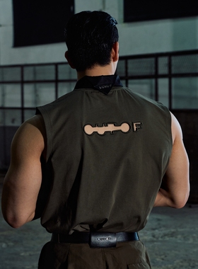 OUTOF - 款号147 镂空工艺刺绣LOGO 坎肩背心