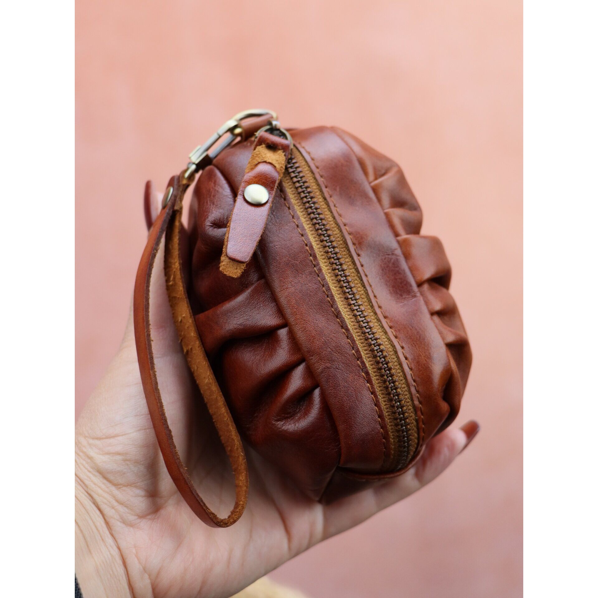 头层牛皮复古贝壳褶皱零钱包个性收纳小包手抓包大容量拉链手拿包