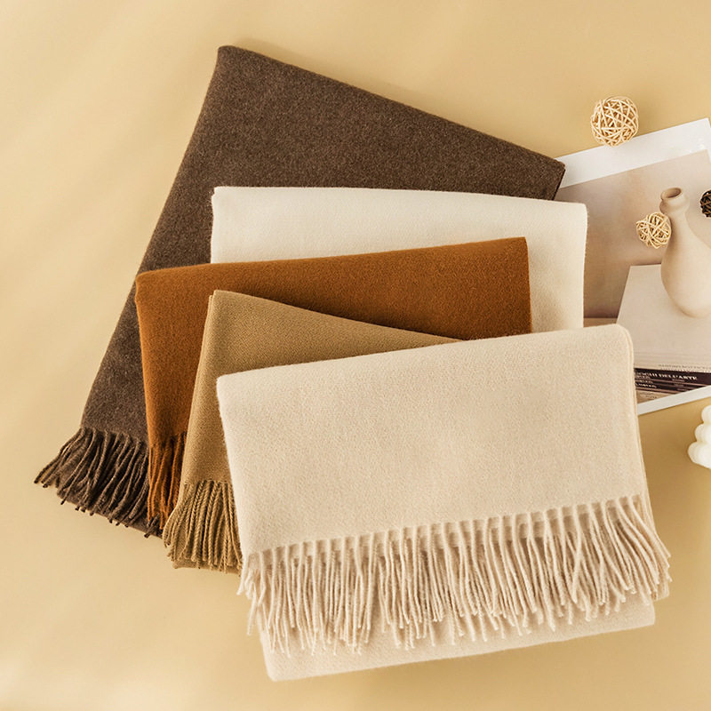 纯色围巾女冬季2023新款高级感百搭简约高档流苏围脖时尚披肩围巾